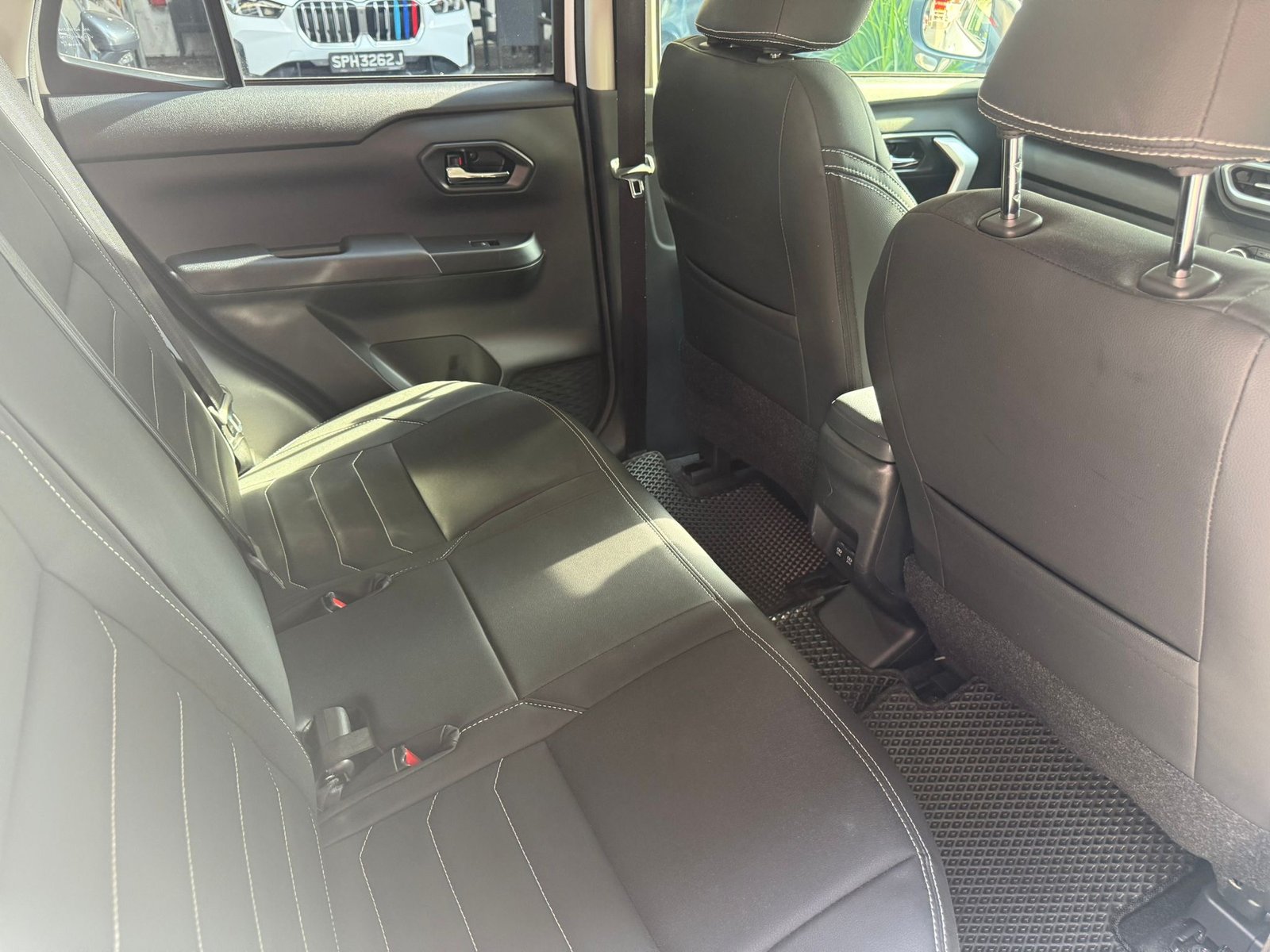 Toyota Raize Hybrid 1.2G photo 8